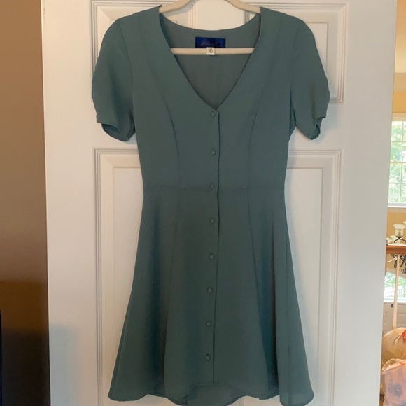 Feminine button down dress with a fitted waist - Picture 1 of 4